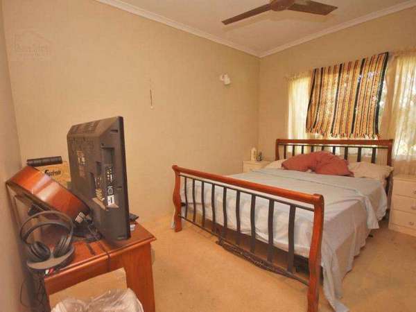 411 McCoombe Street, Mooroobool - Thumbnail 7