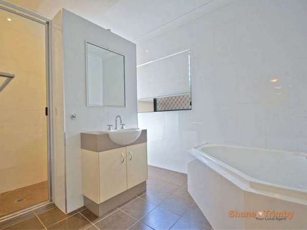 16 Botany Avenue, Redlynch - Thumbnail 7