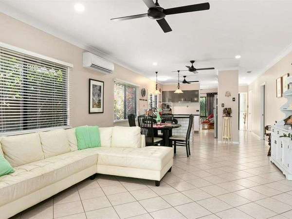5 BECK CLOSE, Bentley Park - Image 1
