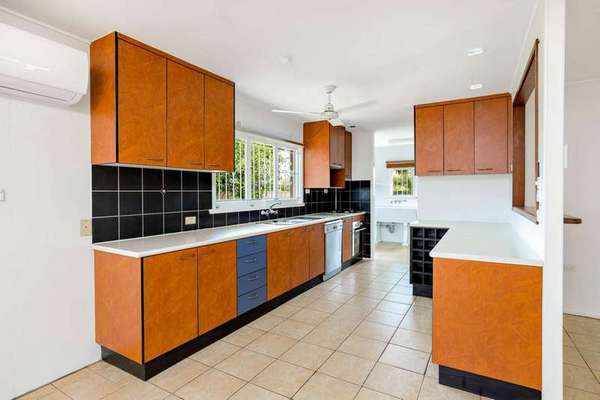 1 York St, Whitfield - Thumbnail 5