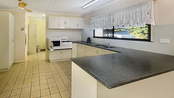 37 Inarlinga, Cowley Beach - Thumbnail 3