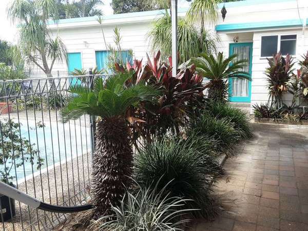 82 Hannam Street, Westcourt - Thumbnail 3