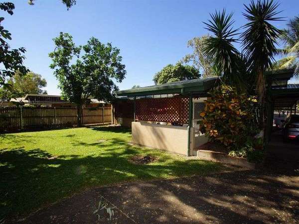 30 MESTREZ ST, Mooroobool - Thumbnail 2