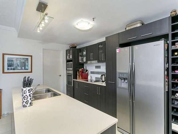 Level 3/123-131 Grafton Street, Cairns City - Thumbnail 3