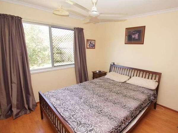 30 MESTREZ ST, Mooroobool - Thumbnail 5