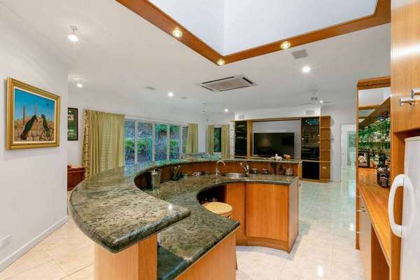 13-15 Plantation rd, Edmonton - Thumbnail 3