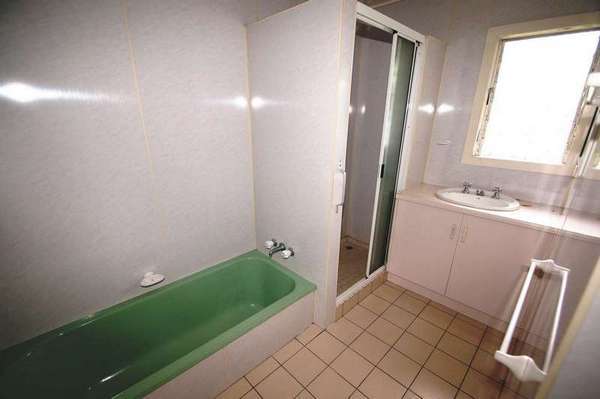 13 Chaplin Ave, Manunda - Thumbnail 5
