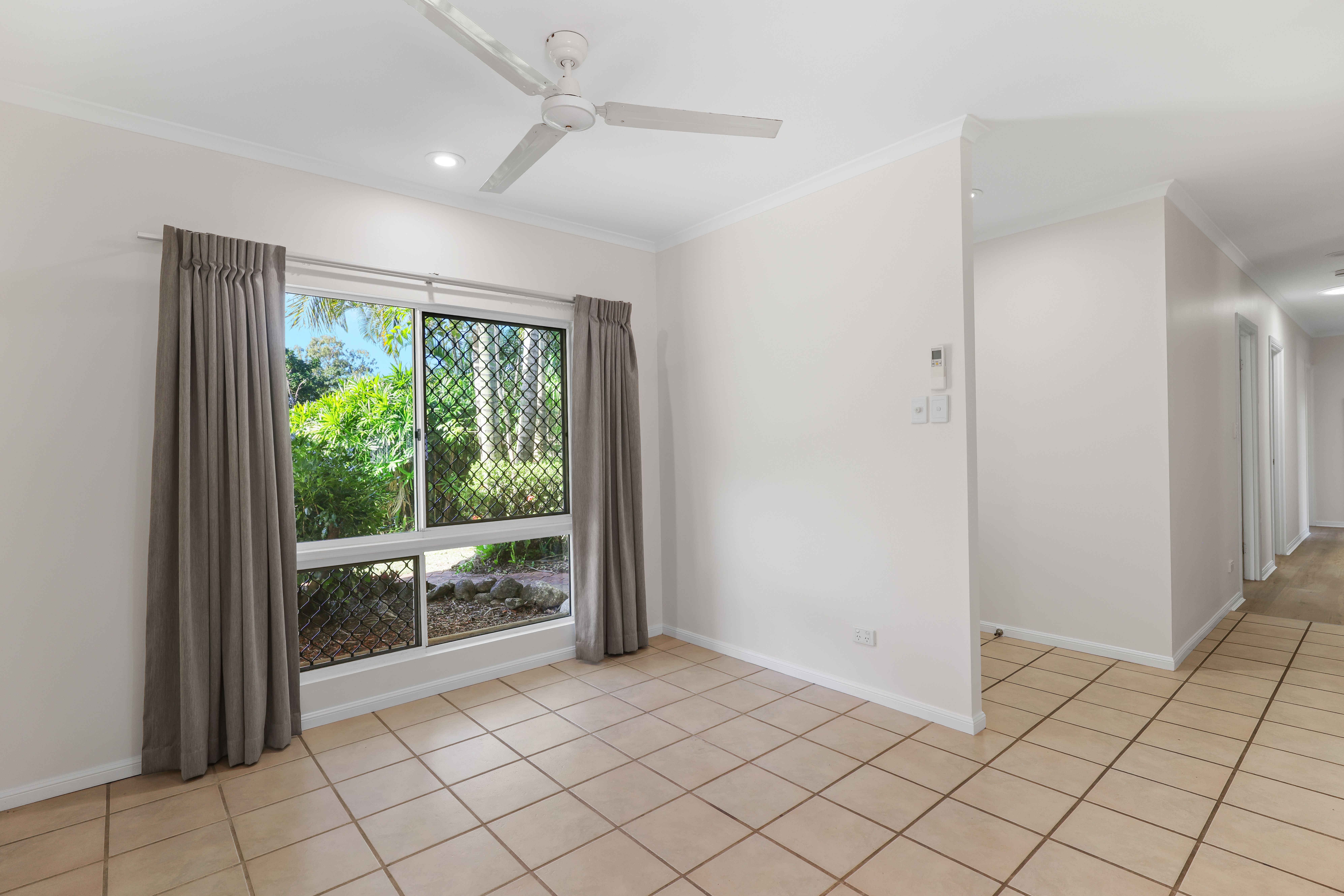 3 Ebony Street, Redlynch - Thumbnail 2