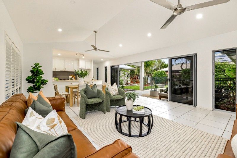 19 Springbrook Avenue, Redlynch - Thumbnail 3