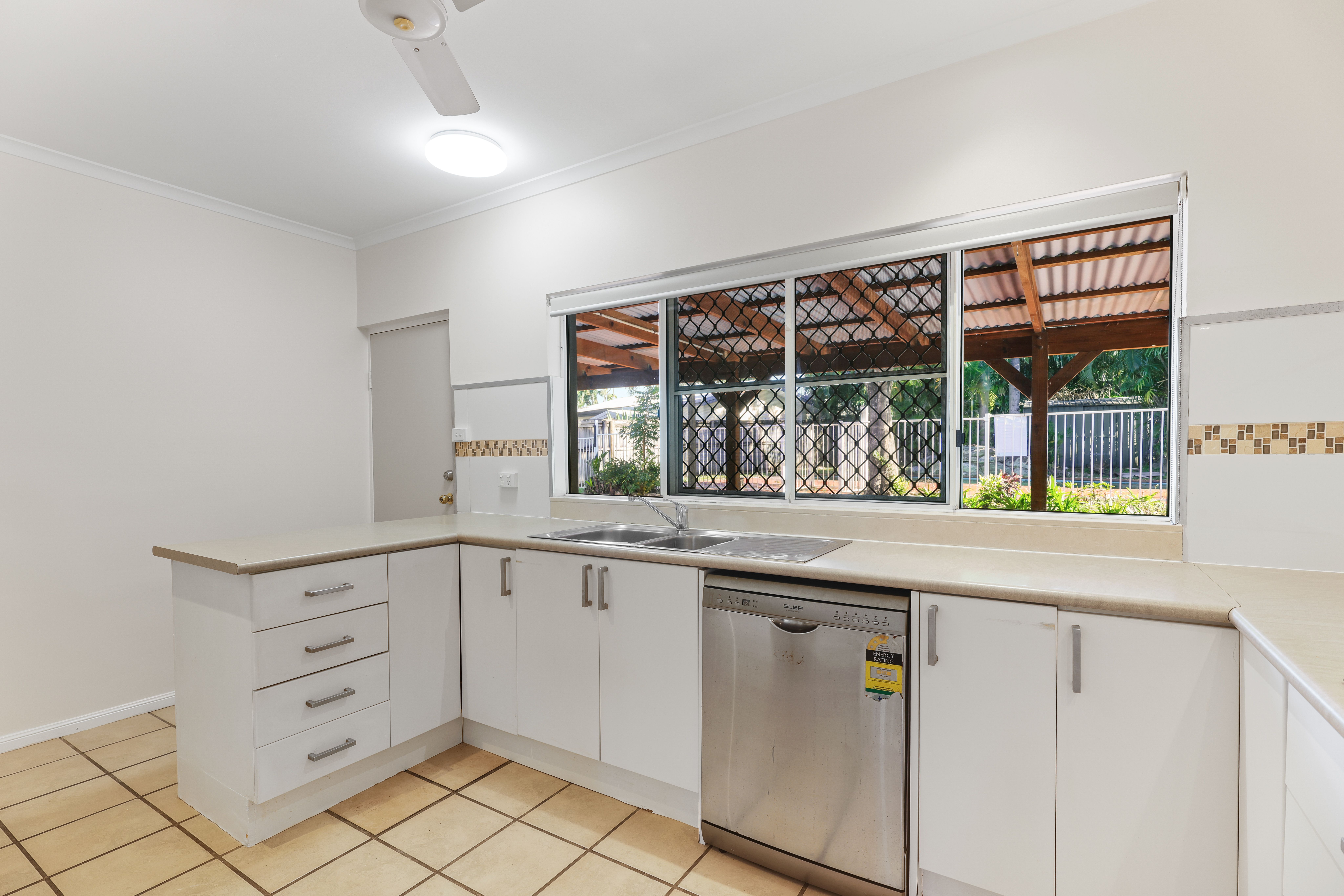 3 Ebony Street, Redlynch - Thumbnail 5