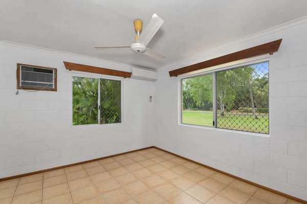 1 & 2/7 Dawson Street, Bramston Beach - Thumbnail 6