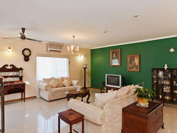 106-108 Giffin Road, White Rock - Thumbnail 4