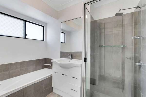 31 Hopkins Street, White Rock - Thumbnail 6