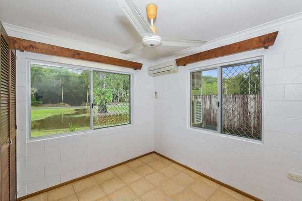 1 & 2/7 Dawson Street, Bramston Beach - Thumbnail 8
