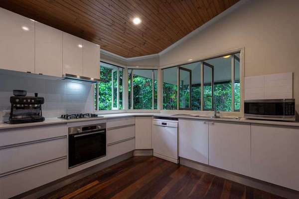 31-33 McMahon Drive, Fishery Falls - Thumbnail 3