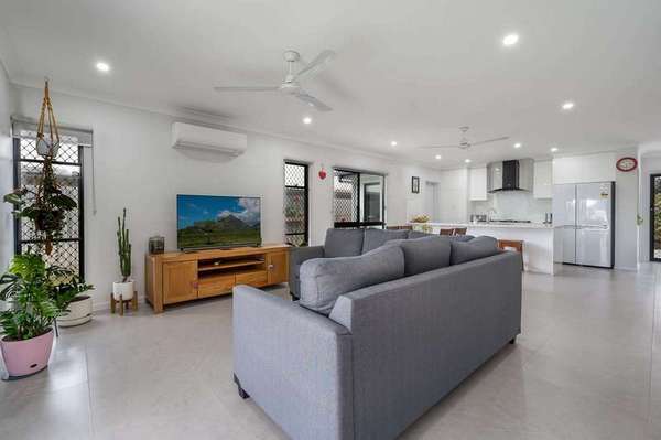 46 Bulleringa Loop, Mount Peter - Thumbnail 2