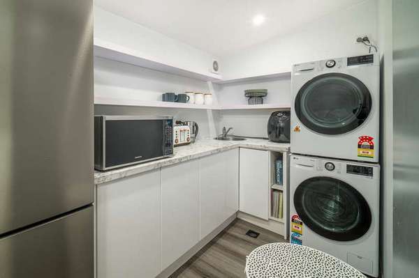 42 Kambara Street, White Rock - Thumbnail 8