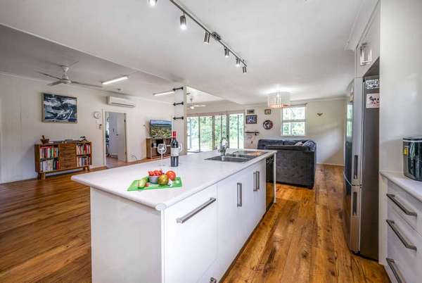 414 Palmerston Highway, Stoters Hill - Thumbnail 5