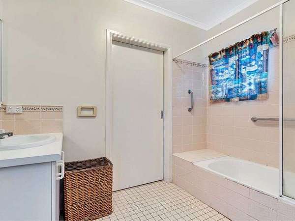 1 Shaft Street, Edmonton - Thumbnail 6