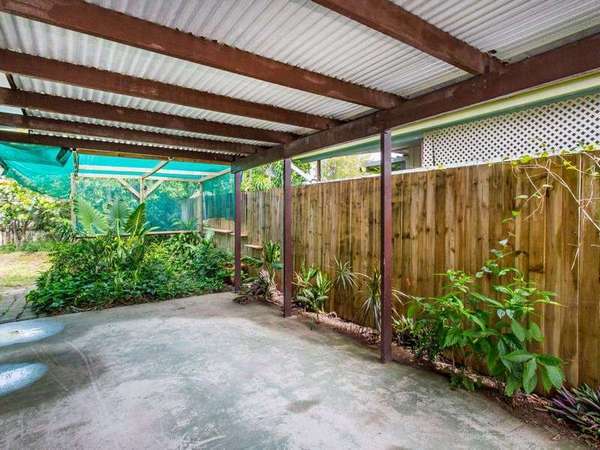 1/107 Oleander Street, Holloways Beach - Thumbnail 3