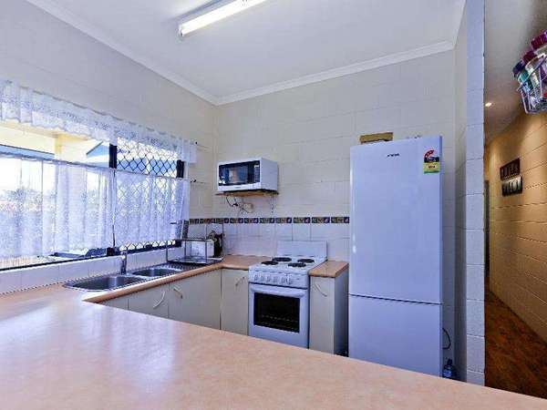 9 Harlequin Street, White Rock - Thumbnail 4