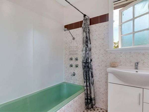 25 Chaplain Avenue, Manunda - Thumbnail 7