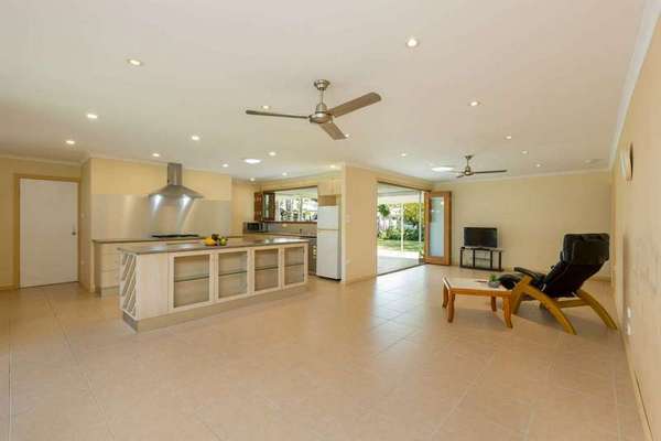 4 Dawson Street, Bramston Beach - Thumbnail 3