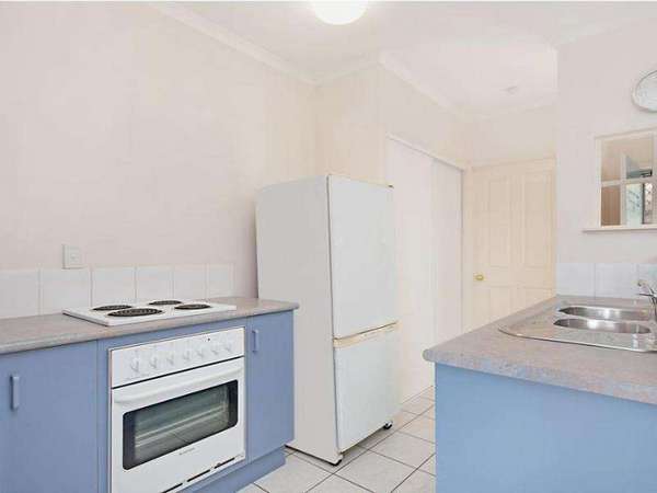 2/2 Marella Close, Manoora - Thumbnail 5