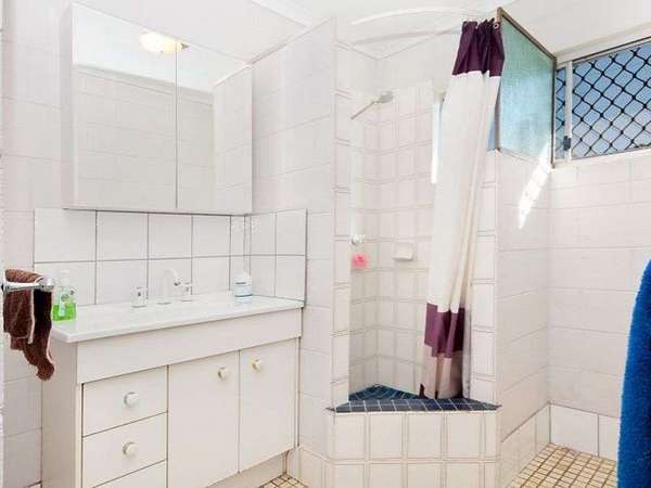 1 & 2/2 Pearl Close, Bayview Heights - Thumbnail 6