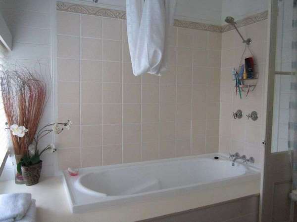 1-3 McMahon Drive, Fishery Falls - Thumbnail 8