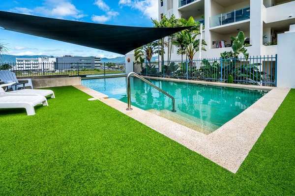 2/79 Spence Street, Cairns City - Thumbnail 2
