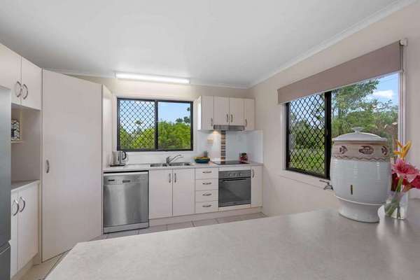 1 & 2/94 River Avenue, Innisfail - Thumbnail 3