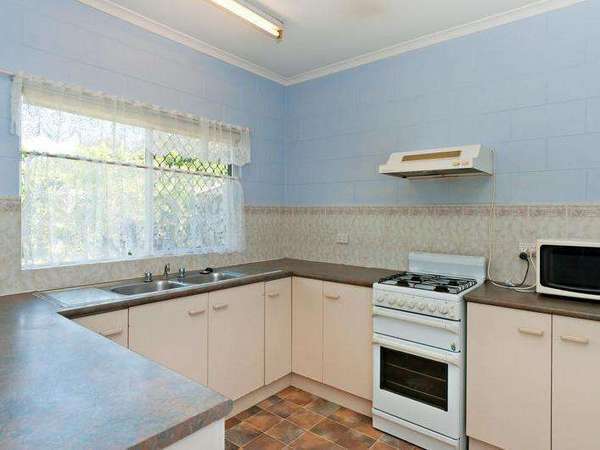 6 Meillion Court, White Rock - Thumbnail 4