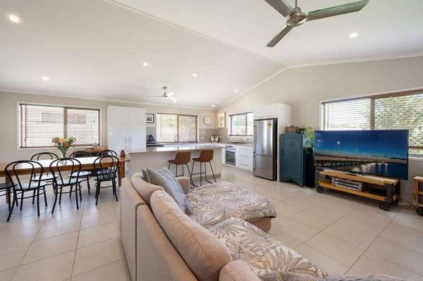 10 Whitton Street, White Rock - Thumbnail 5