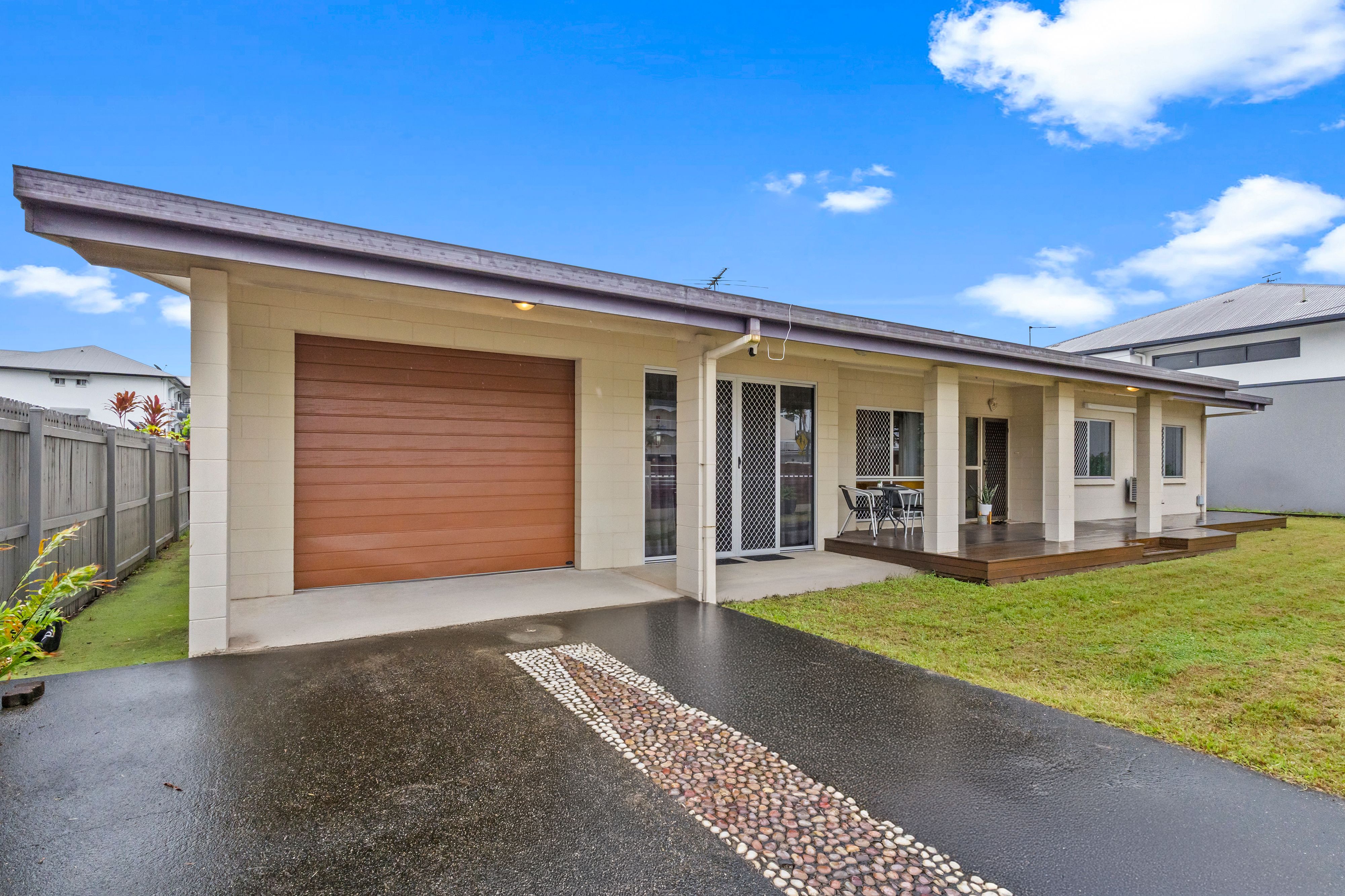 18 Upward Street, Cairns North - Image 1