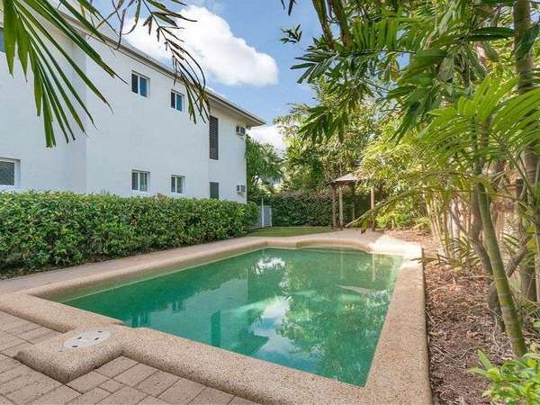 202/6 Marella Close, Manoora - Thumbnail 2