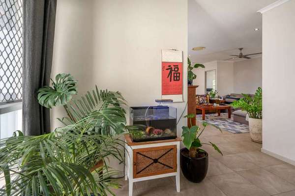 14 Mount Close, Edmonton - Thumbnail 5