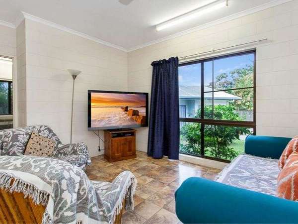 1 & 2/8 Haines Street, Gordonvale - Thumbnail 7