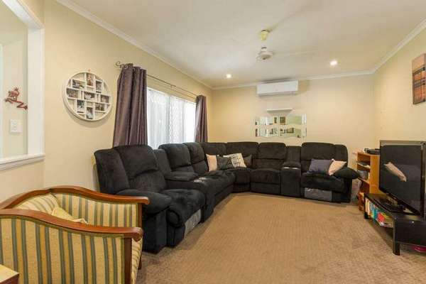 4 Compton Court, Bentley Park - Thumbnail 8