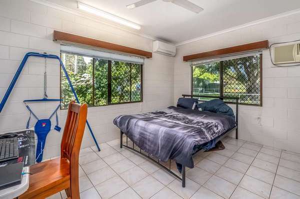 1 and 2/17 Meller Street, Freshwater - Thumbnail 7