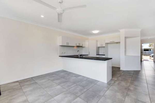 31 Hopkins Street, White Rock - Thumbnail 5