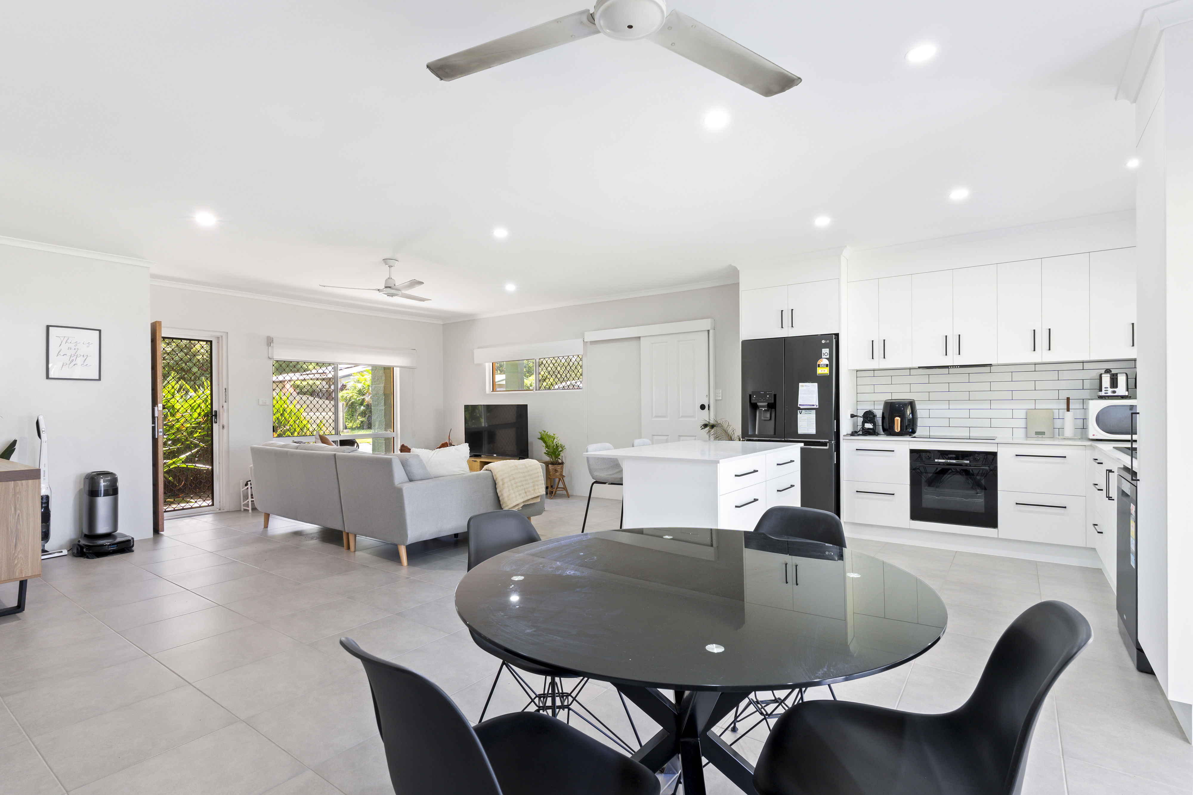 9 Halloran Close, Gordonvale - Thumbnail 2