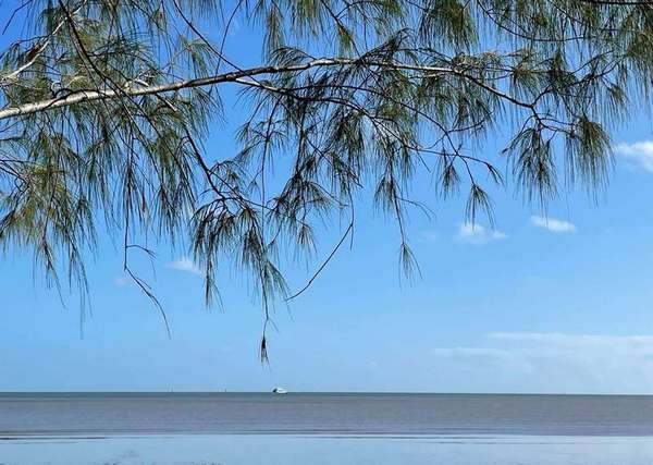 10 Giangurra Esplanade, East Trinity - Thumbnail 3