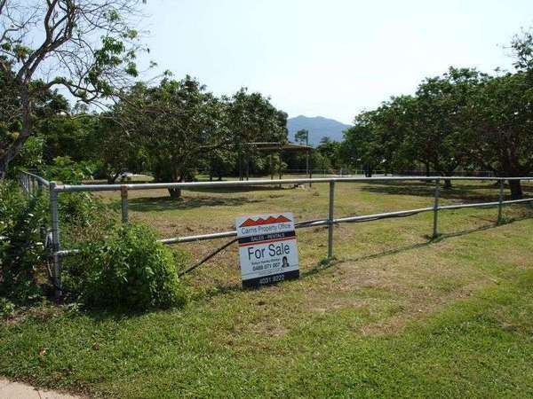 2 Greenacres Close, White Rock - Thumbnail 2