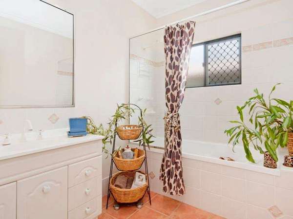 18 Wiseman Road East, Edmonton - Thumbnail 7