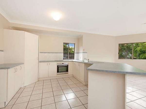 30 Templar Crescent, Bentley Park - Thumbnail 3