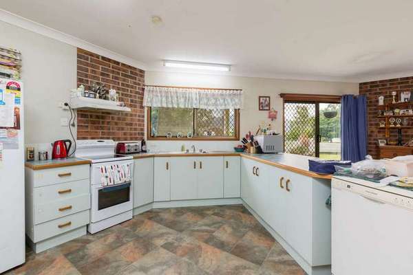 6 Squires Close, Gordonvale - Thumbnail 5