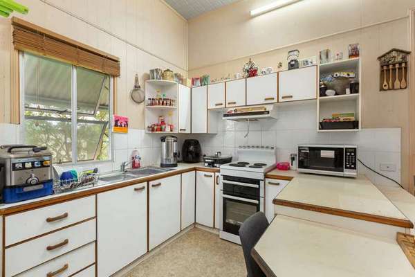 90 Bruce Highway, Mirriwinni - Thumbnail 3