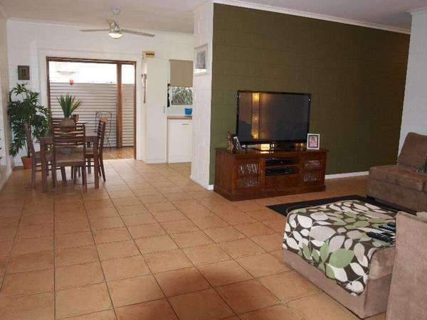 57 Giffin Road, White Rock - Thumbnail 2