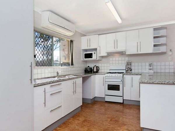 1 & 2/2 Pearl Close, Bayview Heights - Thumbnail 3